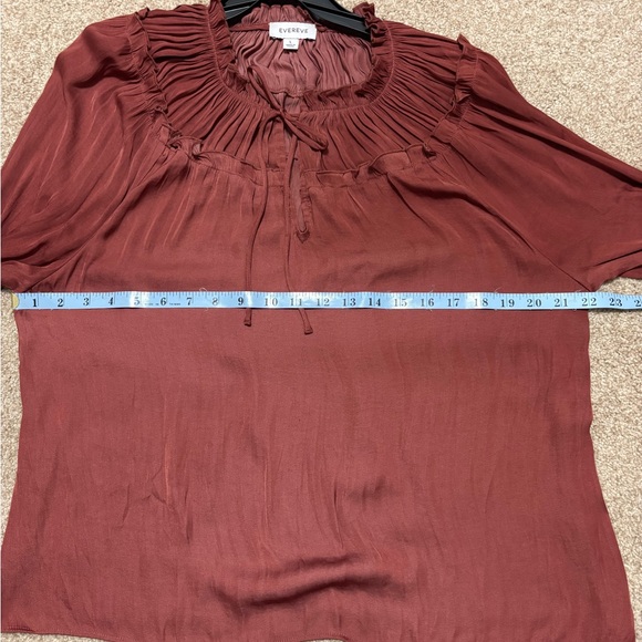 Evereve Peasant Kamila Satin Gathered Top in Brick Sz Large. Excellent condition - Picture 5 of 6